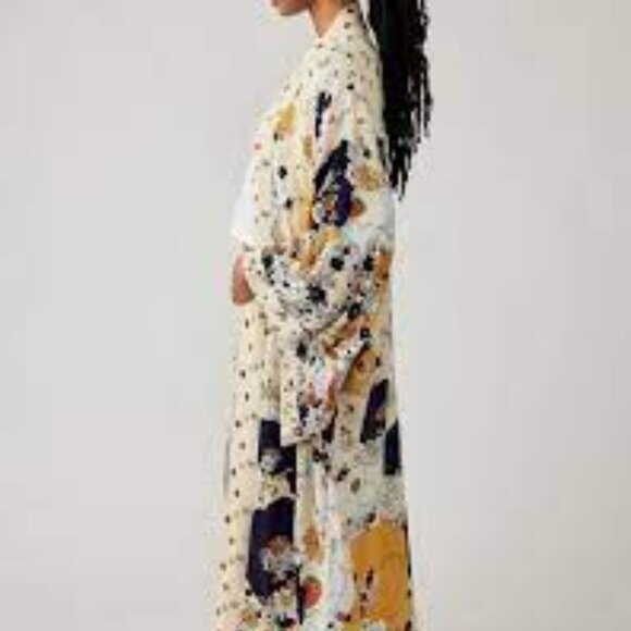 Free People Hidden Hills Floral Flowy Maxi Kimono Duster in Ivory & Yellow OS - Picture 5 of 10
